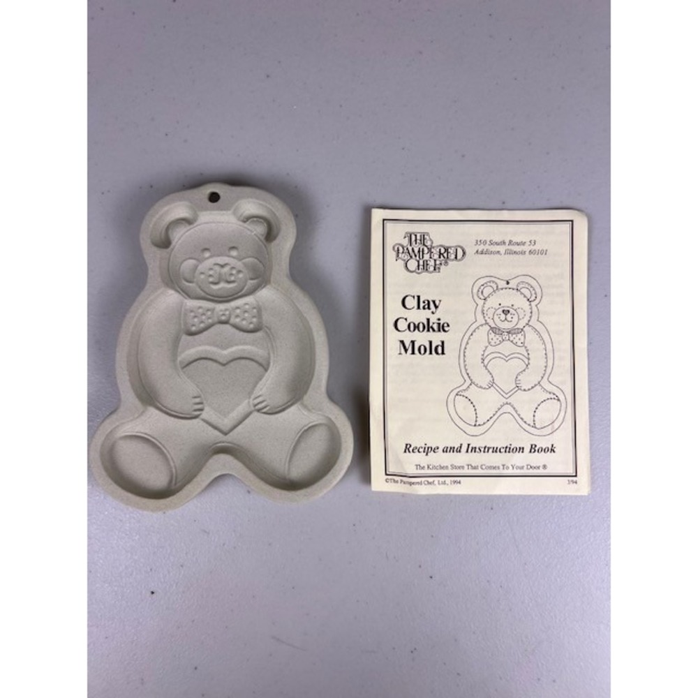 Pampered Chef Teddy Bear Clay Cookie Mold Vintage 1991 Stoneware with Recipes